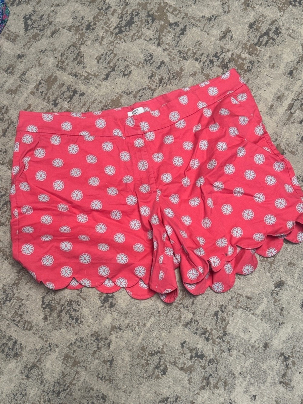 crown & ivy Coral Floral Curvy Shorts